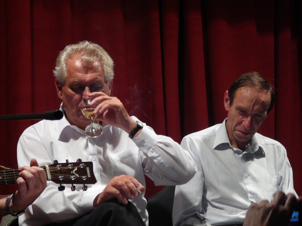 President Zeman houdt van wijn. Foto Pavel Sevela/Wikimedia Commons