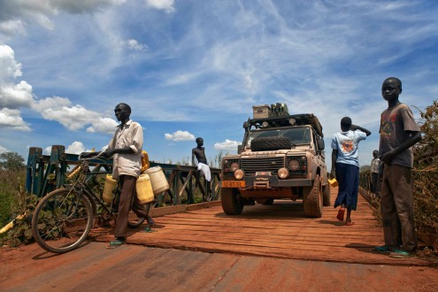 De Landrover Defender in Zuid-Soedan. Foto Jeroen van Loon.